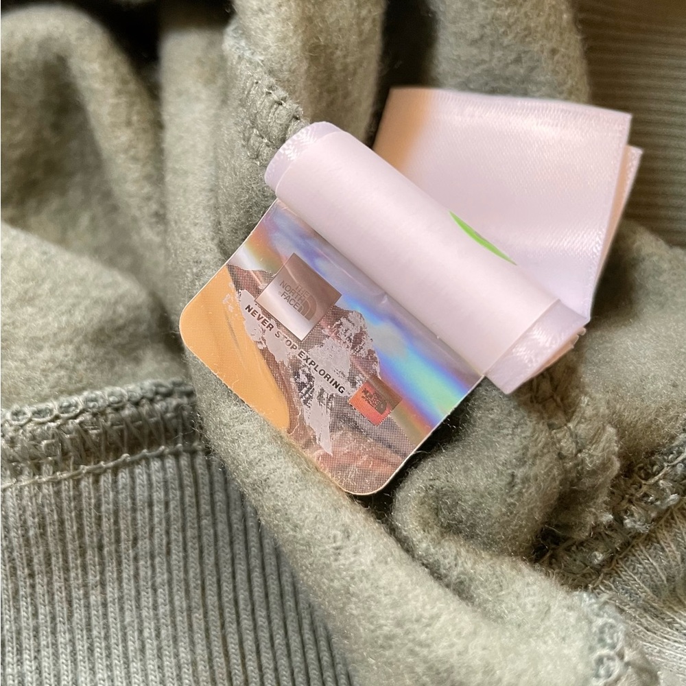 The North Face Women’s Bearscape 2 Pullover Hoodie - Picture 7 of 7
